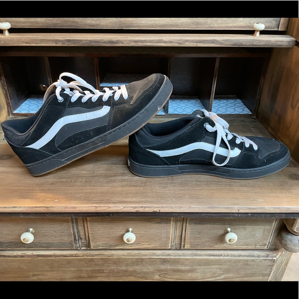 Black Van Tennis Shoes